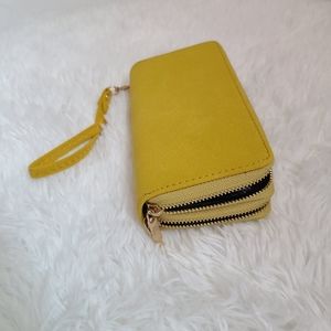 Yellow double zip wristlet wallet boutique new